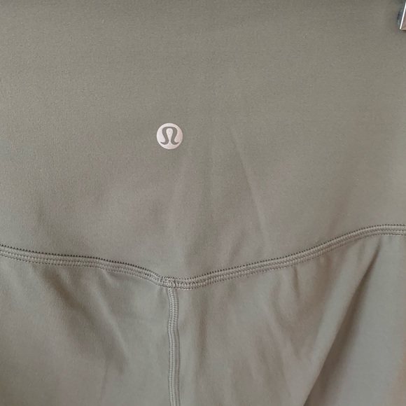 NWT Lululemon grey sage align shorts 6” - Picture 8 of 10